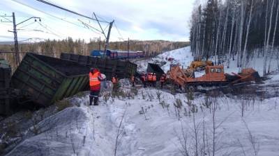 Эксперты озвучили причину схода вагонов поезда на Южном Урале
