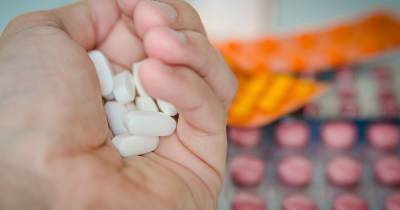 Выпила 17 таблеток: в Кропивницком девушка отравилась анальгетиком