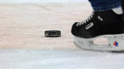 Хоккеист петербургского "Динамо" Файзутдинов умер после попадания шайбы в голову