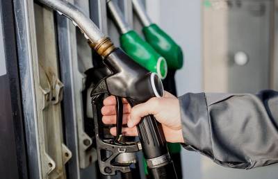 В Смоленской области перестало дорожать автомобильное топливо