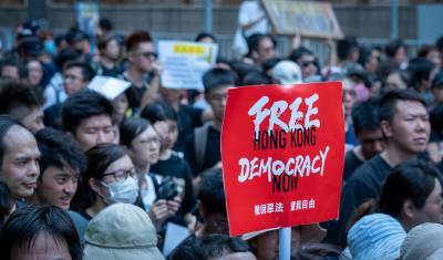 Одна страна - одна система: как Китай добивает демократию в Гонконге