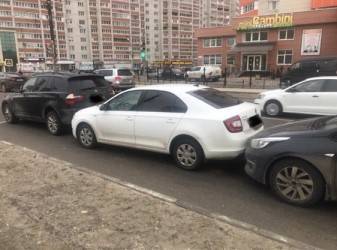 Пять иномарок столкнулись на бульваре Победы в Воронеже