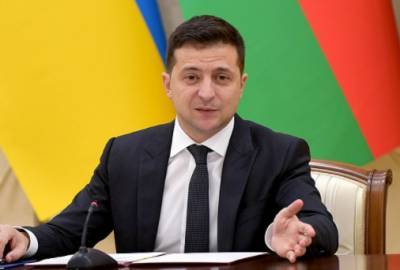 Украинский депутат поздравил Владимира Зеленского с установлением «монархического строя»