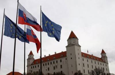 Правительство Словакии лихорадит из-за российской вакцины: возможна отставка
