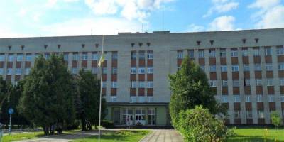 Трое детей остались сиротами: больная COVID-19 медсестра выбросилась из окна больницы во Львовской области