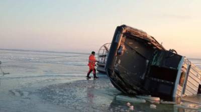 Власти Камчатки начали подъем затонувших судов в Авачинской бухте