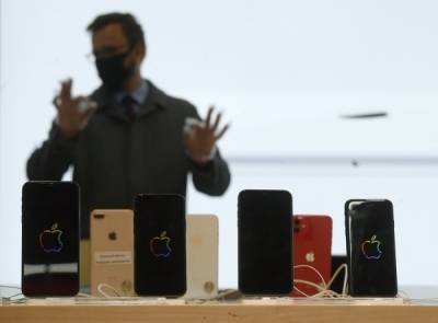 Apple согласилась установить на iPhone российский софт