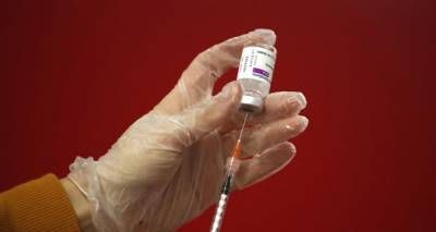 "Реаниматолог сказал, что проблема в легких": мужчина умер через три дня после вакцинации