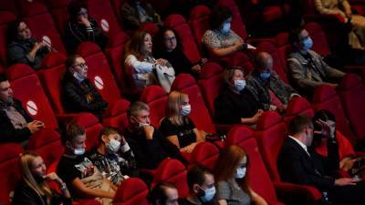 Власти Москвы надеются на смягчение ограничений по заполняемости театров к концу марта
