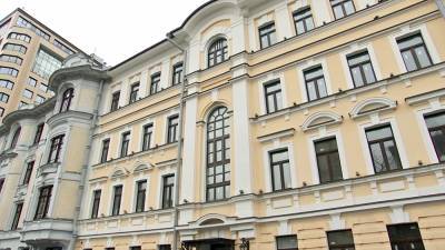 Собянин осмотрел итоги реставрации Доходного дома Быкова
