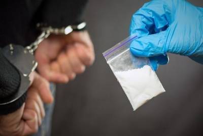 В Твери арестовали 40-летнего мужчину, которого подозревают в сбыте наркотиков