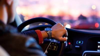 Автоэксперт раскрыл нюансы безопасного вождения весной