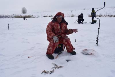 Победителем рыболовного турнира в Гавриловке стала жительница Кирсанова