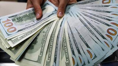 Эксперт назвал условия целесообразности скупки дешевеющей валюты