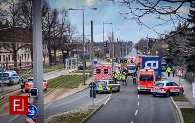В Лейпциге автомобиль протаранил группу людей: есть погибшие