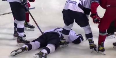 Петербургский хоккеист умер после попадания шайбы в голову