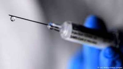 Более половины украинцев противятся вакцинации, выяснил опрос