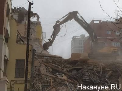Обломки здания ПРОМЭКТа свозят на нелегальную свалку