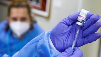 В Молдавии четыре человека заболели COVID-19 после вакцины AstraZeneca