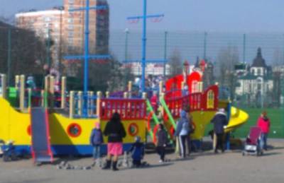 Стрельба началась на детской площадке во Львове, если пострадавшие: первые кадры с места