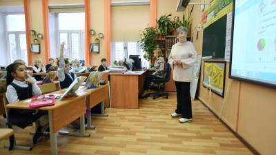 Голикова считает, что невозможно заменить учителя дистанционным образованием