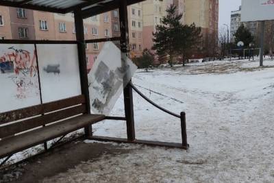 В Смоленске разрушилась еще одна остановка