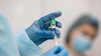 Более половины украинцев не планируют делать прививки против COVID