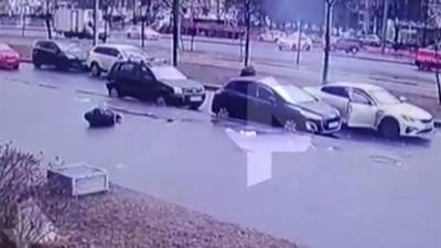 В Петербурге водитель выстрелил в пассажира из ракетницы и изрезал ножом