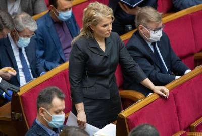 Какие должности отдадут Тимошенко за союз со "Слугой народа"