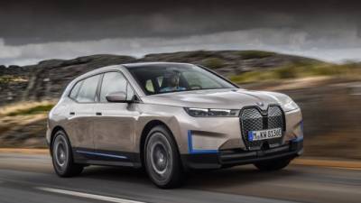 Представлена новая «мультимедийка» BMW iDrive