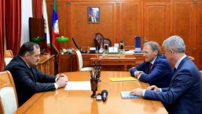 Бизнес-омбудсмен Титов предложил Дагестану развивать «экономику простых вещей»