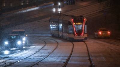 Трамваи задерживаются на шоссе Энтузиастов из-за повреждения контактной сети