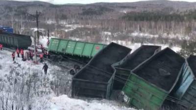 Будет допрошена локомотивная бригада: СКР выясняет причины аварии на Урале