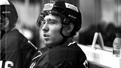 В Петербурге организовали мемориал погибшему 19-летнему хоккеисту
