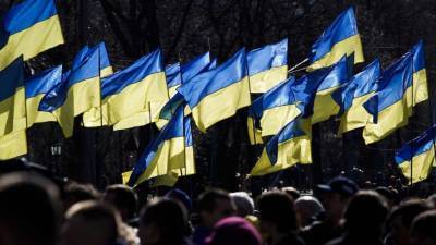 Кому больше всего доверяют украинцы сегодня, выяснили социологи