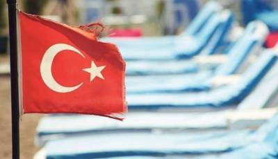 Два условия отмены жестких ограничений для туристов назвала Турция