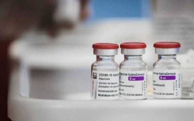 У Швеції назвали можливі побічні реакції на AstraZeneca, що змусили призупинити використання вакцини
