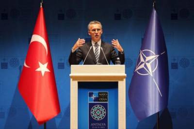НАТО и Турция: «Анкара вынуждена сочетать несочетаемое»