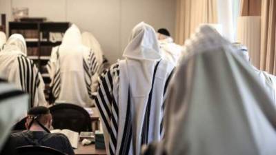 Посетитель синагоги пообещал переломать ноги инспектору по коронавирусу
