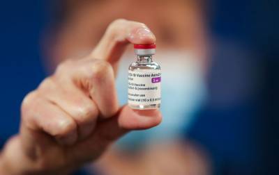 Италия и Франция готовы возобновить вакцинацию AstraZeneca