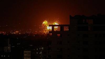 СМИ: Израиль продолжил обстрел пригородов столицы Сирии