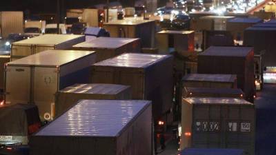 Фурам на смех: бизнес просит отменить запрет на проезд грузовиков по МКАД