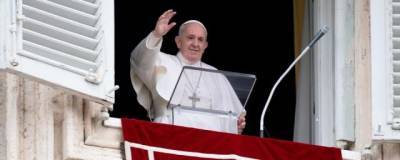 Папа римский запретил священникам благословлять однополые браки