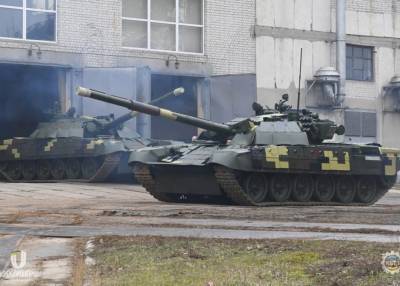 ВСУ получили модернизированные танки Т-72 и Т-64