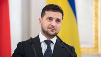 Мова раздора: эксперт пояснил, почему популярность Зеленского на Украине падает на глазах