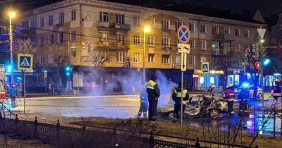 Эксперт прокомментировал возгорание Kia после столкновения с деревом на Барнаульской