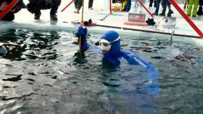 Новый рекорд: россиянин нырнул в Байкал на 80 метров