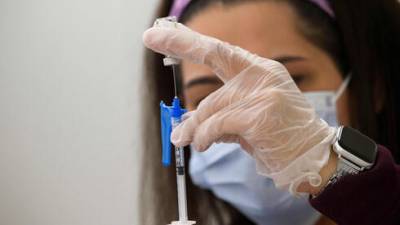 СМИ: миллионы закупленных Израилем доз вакцины пойдут в мусор