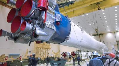 Ракету «Союз» в новом дизайне установили на старте космодрома Байконур