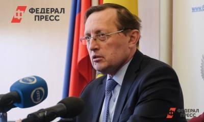 Свердловский вице-губернатор опроверг дефицит вакцины от коронавируса